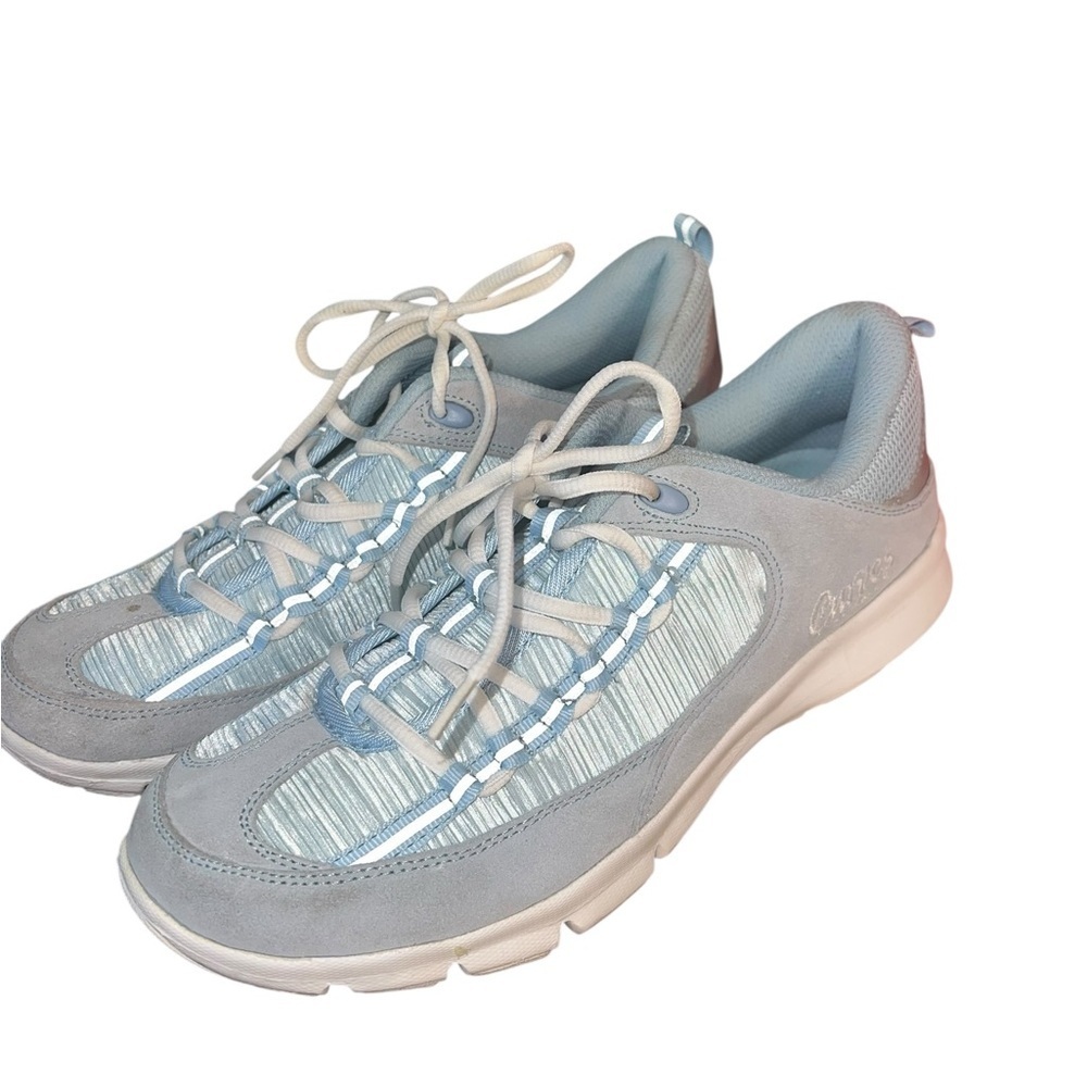 Curves Women Blue and White Sneakers